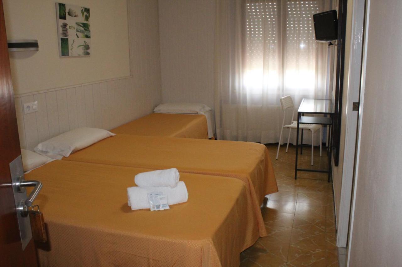 Hostal Fabrellas กัลเดส เด มาลาเวยา ภายนอก รูปภาพ