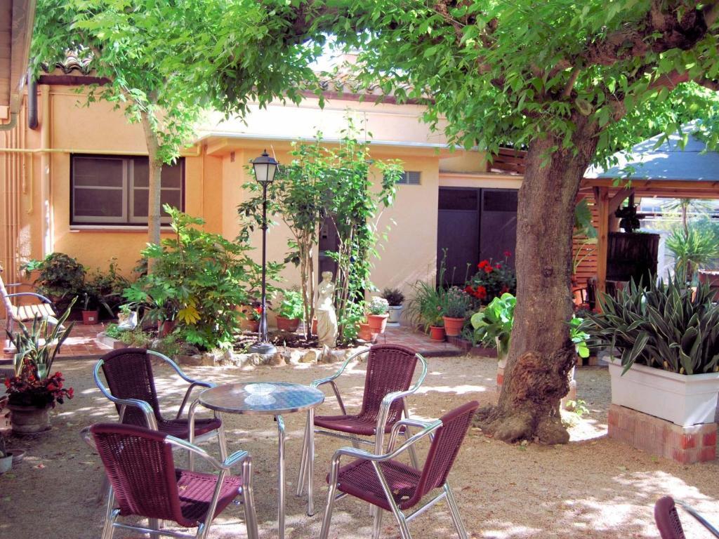 Hostal Fabrellas กัลเดส เด มาลาเวยา ภายนอก รูปภาพ