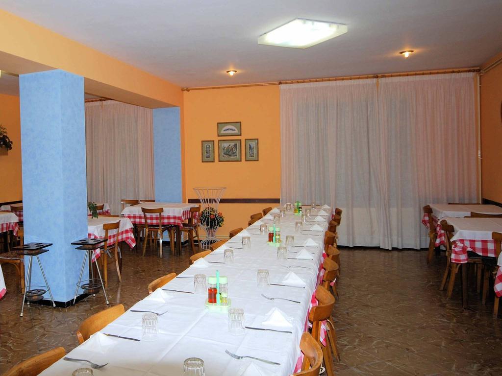Hostal Fabrellas กัลเดส เด มาลาเวยา ภายนอก รูปภาพ