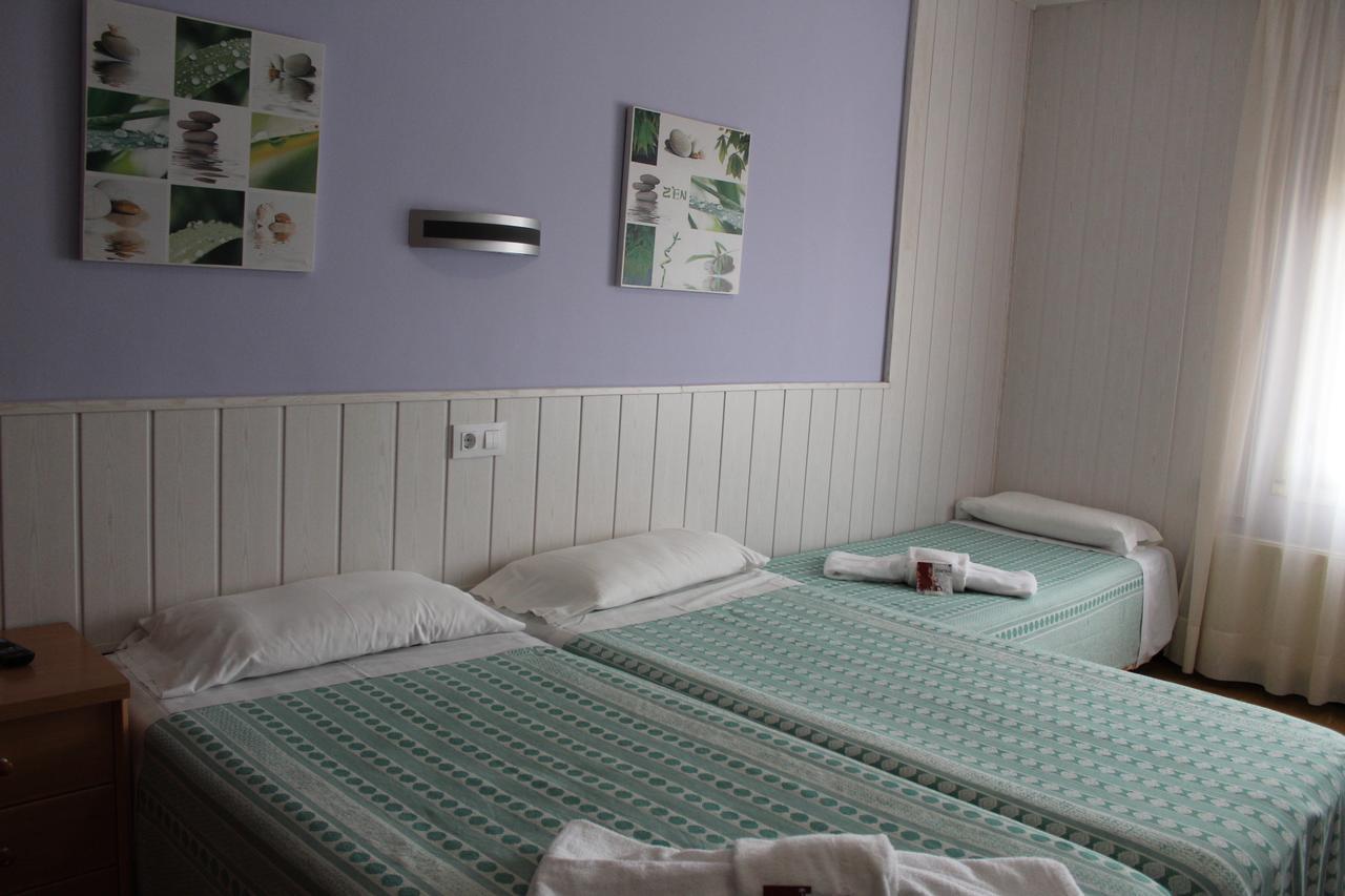Hostal Fabrellas กัลเดส เด มาลาเวยา ภายนอก รูปภาพ