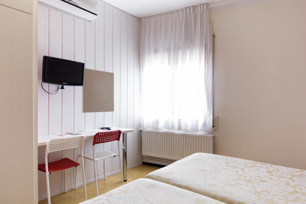 Hostal Fabrellas กัลเดส เด มาลาเวยา ภายนอก รูปภาพ
