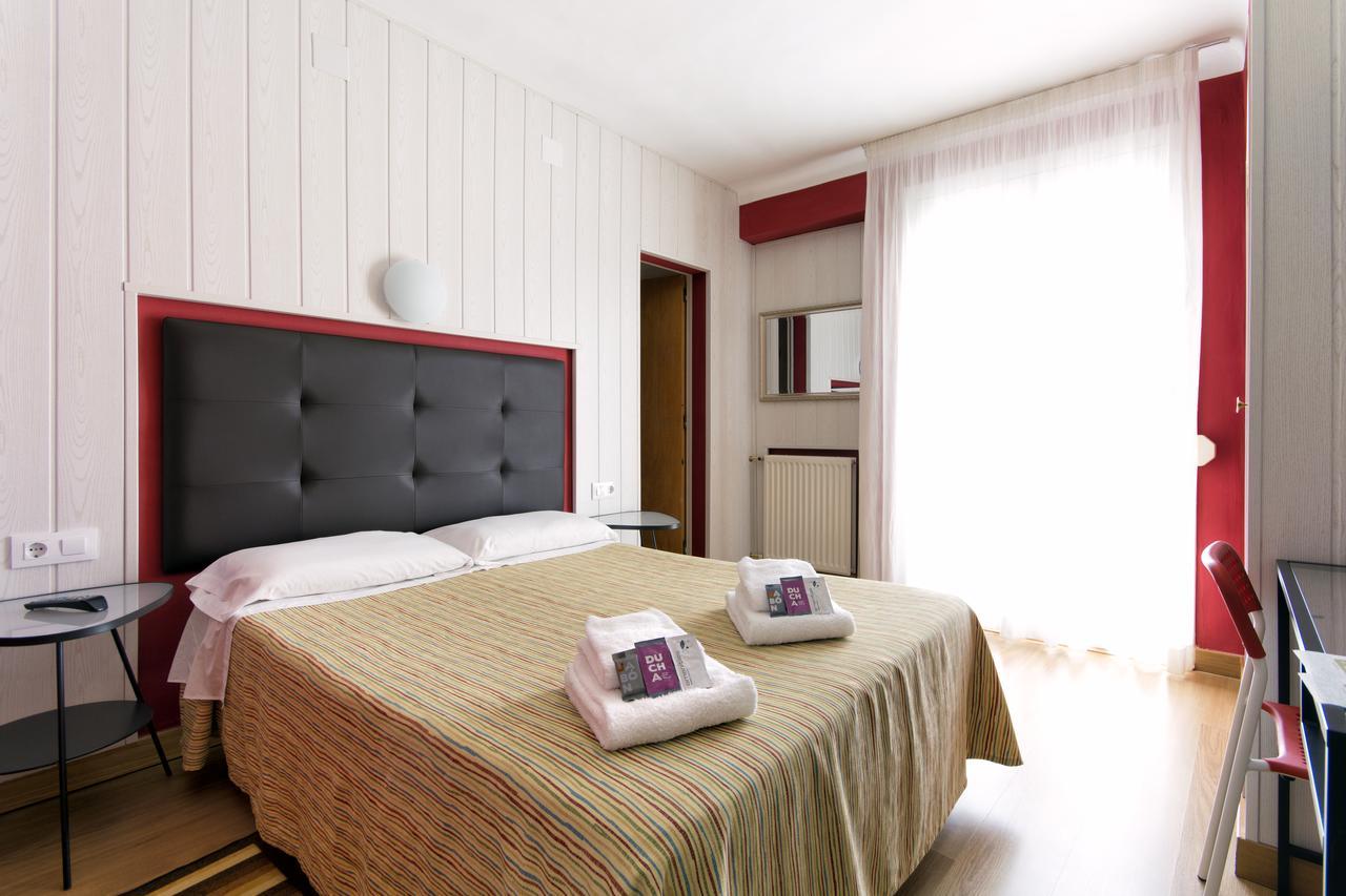 Hostal Fabrellas กัลเดส เด มาลาเวยา ภายนอก รูปภาพ