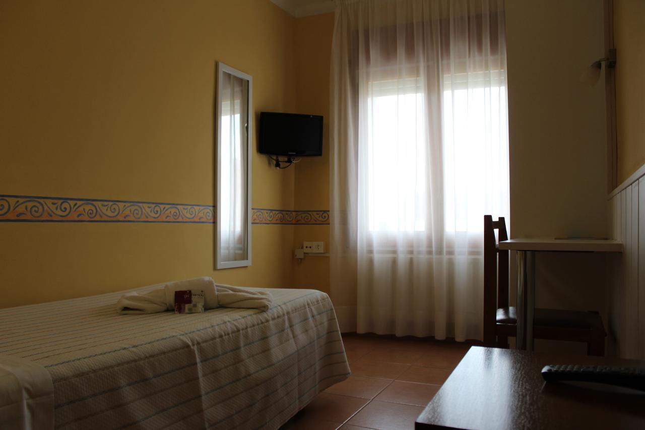 Hostal Fabrellas กัลเดส เด มาลาเวยา ห้อง รูปภาพ
