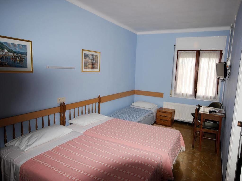 Hostal Fabrellas กัลเดส เด มาลาเวยา ภายนอก รูปภาพ