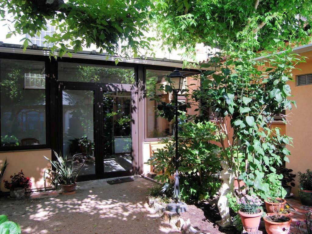 Hostal Fabrellas กัลเดส เด มาลาเวยา ภายนอก รูปภาพ